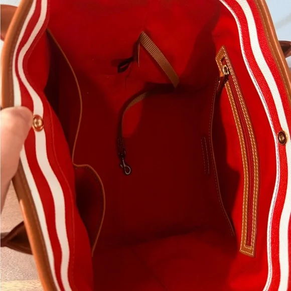 Dooney & Bourke Tote Bag - Picture 4 of 4